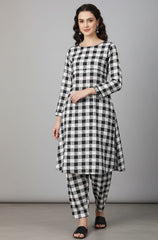 2 Pcs Unstitched Khaddar Ladies Suit 559