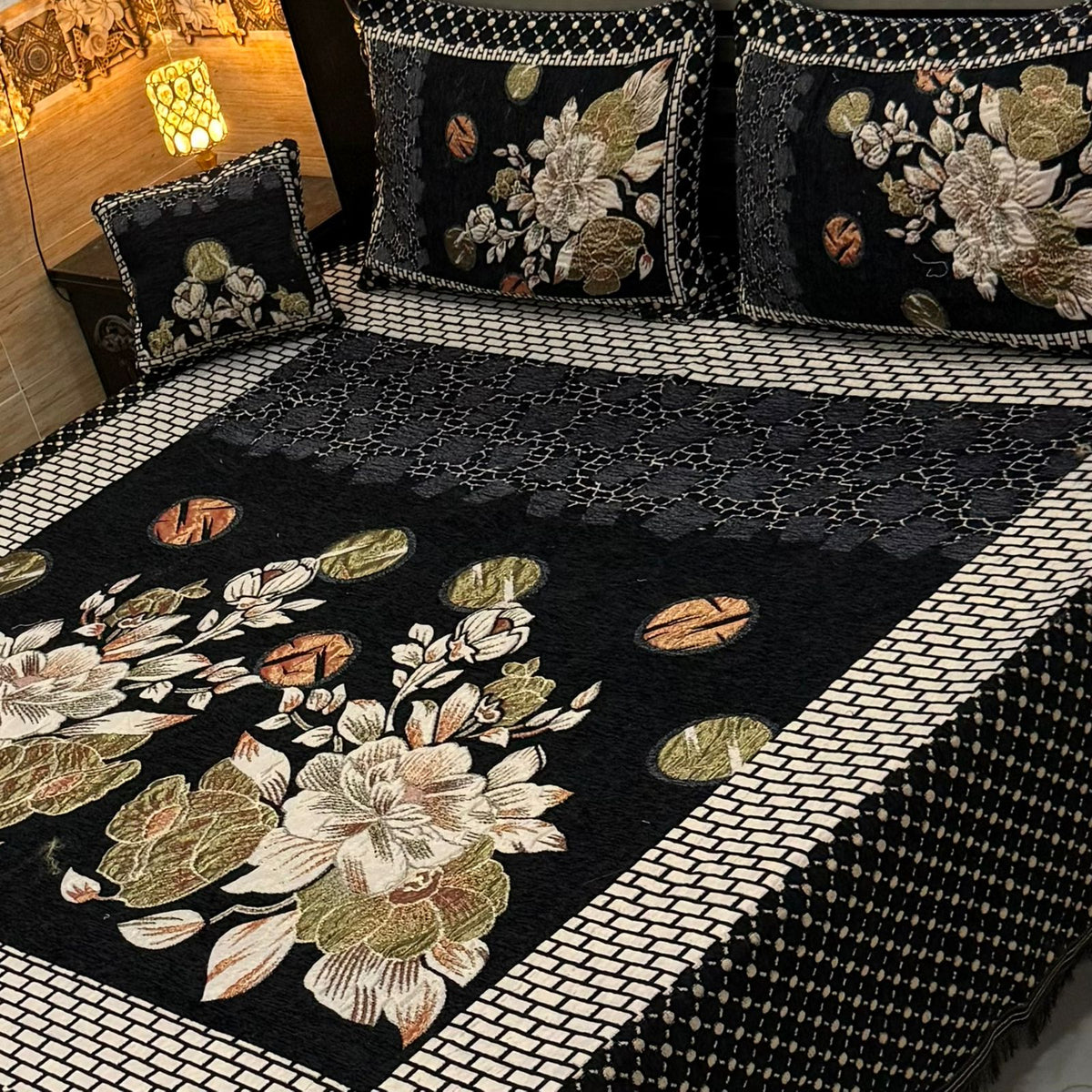 Fancy Velvet Bed Sheet Set - 4 Pieces  FVB 211